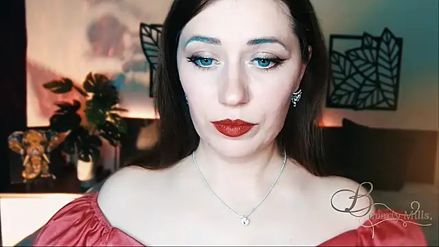 Snapshot of MissBeverlyMills chatting on 02-19-25, 04:33 MissBeverlyMills online show from 02-19-25, 04:33