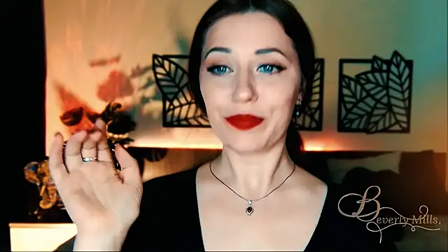 Snapshot of MissBeverlyMills chatting on 03-20-25, 03:04 MissBeverlyMills online show from 03-20-25, 03:04