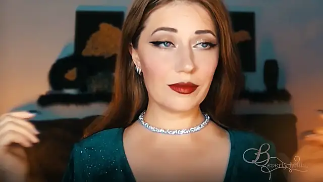 Snapshot of MissBeverlyMills chatting on 09-18-25, 08:00 MissBeverlyMills online show from 09-18-25, 08:00