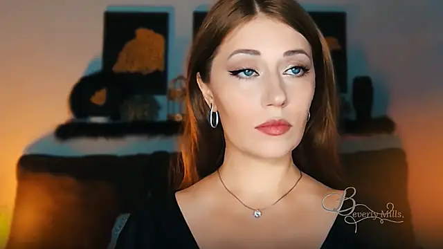 Snapshot of MissBeverlyMills chatting on 09-20-25, 05:58 MissBeverlyMills online show from 09-20-25, 05:58