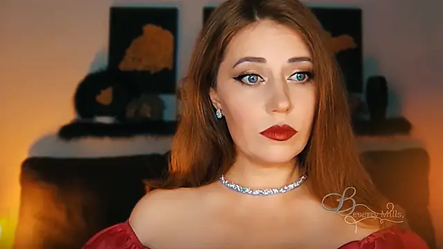 Snapshot of MissBeverlyMills chatting on 09-21-25, 07:37 MissBeverlyMills online show from 09-21-25, 07:37