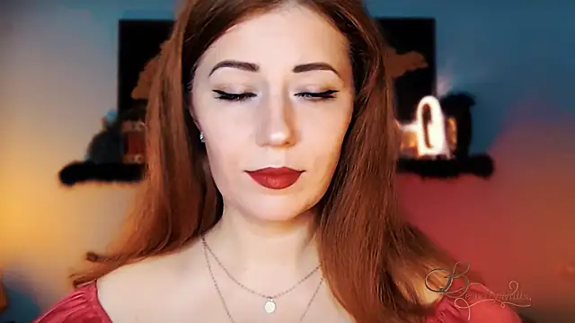 Snapshot of MissBeverlyMills chatting on 11-20-25, 04:12 MissBeverlyMills online show from 11-20-25, 04:12