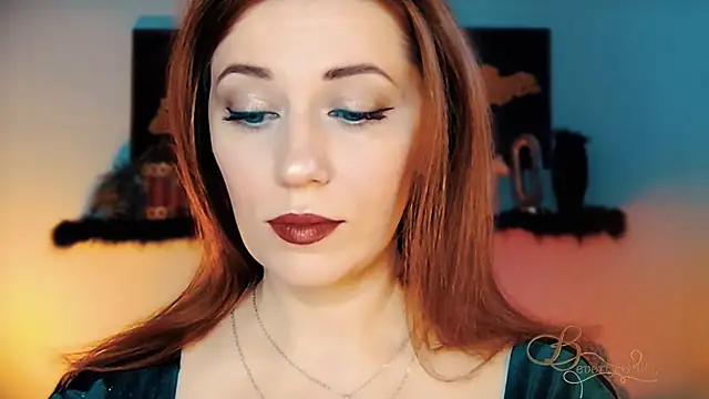 Snapshot of MissBeverlyMills chatting on 12-05-25, 06:11 MissBeverlyMills online show from 12-05-25, 06:11