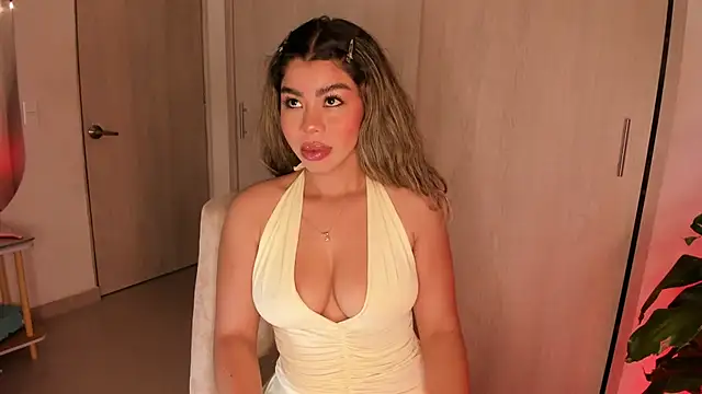 Snapshot of Melina_Ferrer1 chatting on 06-25-26, 01:48 Melina Ferrer1 online show from 06-25-26, 01:48