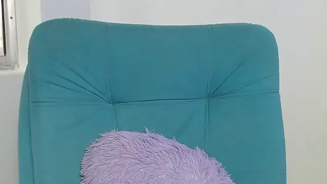 Snapshot of hantonella_ chatting on 12-05-24, 03:28 hantonella  online show from 12-05-24, 03:28