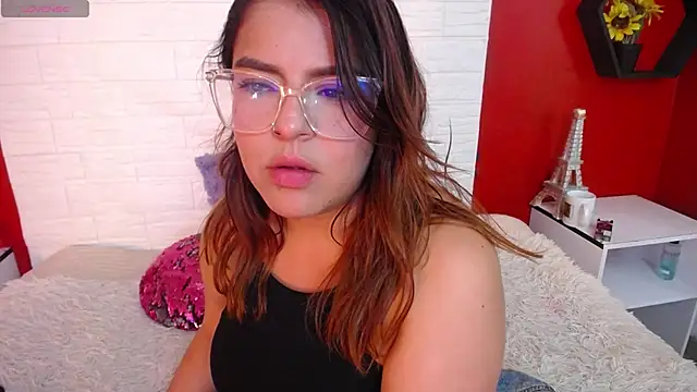 Snapshot of _poison_sweet chatting on 11-13-25, 04:39 poison sweet online show from 11-13-25, 04:39