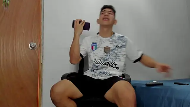 andrew rose  online show from 03-10-26, 04:12