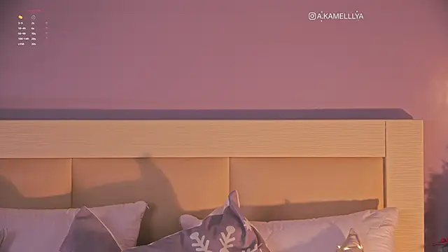 Snapshot of iKamelllya chatting on 01-09-25, 02:51 iKamelllya online show from 01-09-25, 02:51