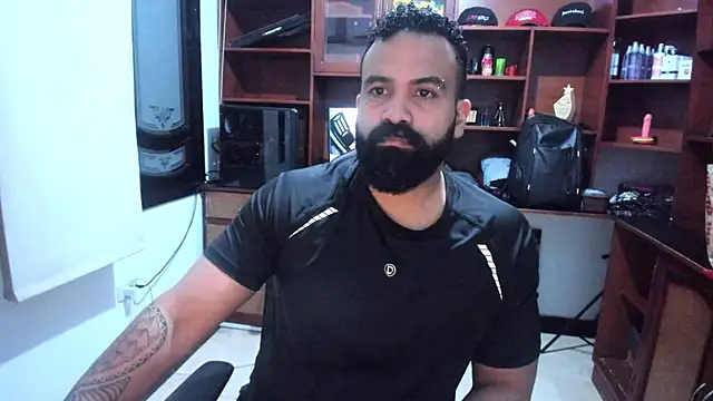 Snapshot of Drako_Argentii chatting on 12-19-24, 03:29 Drako Argentii online show from 12-19-24, 03:29