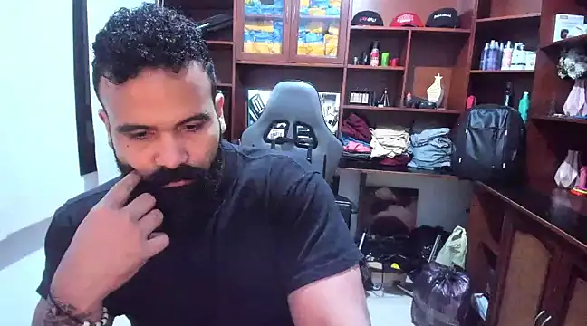 Snapshot of Drako_Argentii chatting on 12-23-24, 11:06 Drako Argentii online show from 12-23-24, 11:06