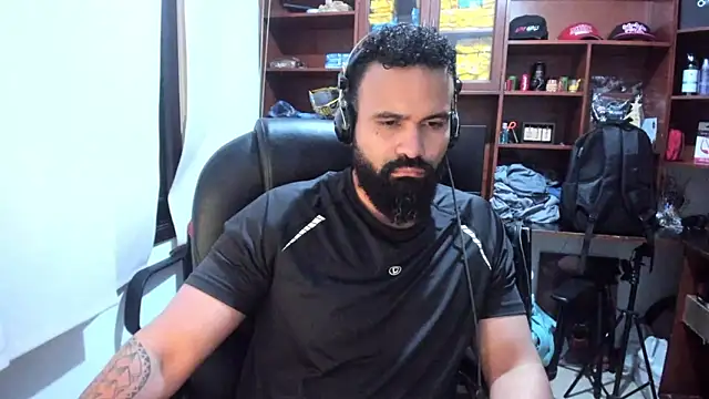 Snapshot of Drako_Argentii chatting on 02-22-25, 03:58 Drako Argentii online show from 02-22-25, 03:58