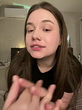 Snapshot of Vikki_toriya chatting on 03-06-26, 06:26 Vikki toriya online show from 03-06-26, 06:26