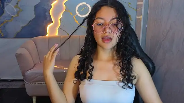 victoria castillo b online show from 03-29-26, 07:36