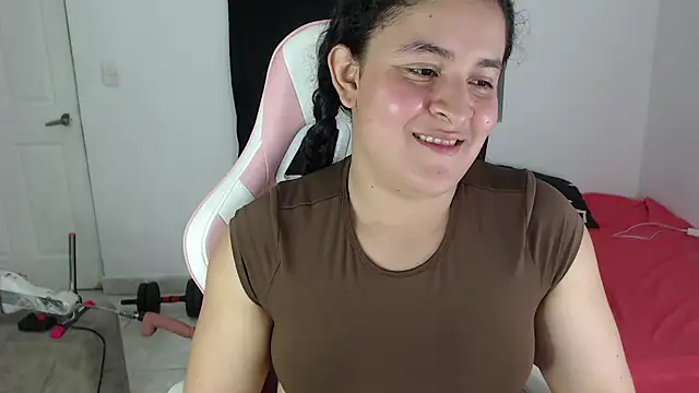 Snapshot of diana_fitass chatting on 06-25-26, 01:05 diana fitass online show from 06-25-26, 01:05