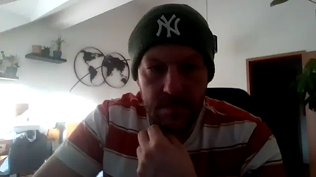 Snapshot of BennyLommy chatting on 02-05-26, 03:05 BennyLommy online show from 02-05-26, 03:05