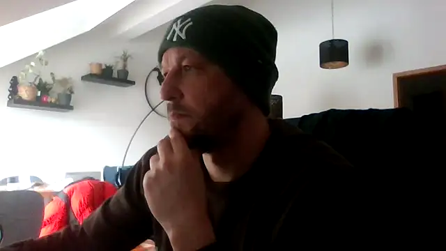 Snapshot of BennyLommy chatting on 02-06-26, 10:51 BennyLommy online show from 02-06-26, 10:51