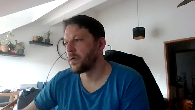 Snapshot of BennyLommy chatting on 02-07-26, 01:37 BennyLommy online show from 02-07-26, 01:37