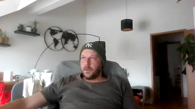 Snapshot of BennyLommy chatting on 02-12-26, 01:17 BennyLommy online show from 02-12-26, 01:17