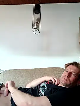 MArciQuarky online show from 02-18-25, 03:32