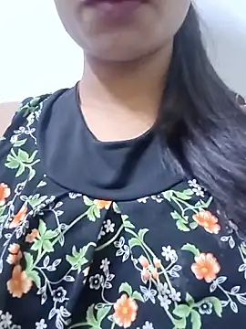 Snapshot of Sarita_7 chatting on 09-14-25, 10:03 Sarita 7 online show from 09-14-25, 10:03