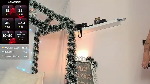 Snapshot of atena_hill chatting on 12-24-24, 07:22 atena hill online show from 12-24-24, 07:22