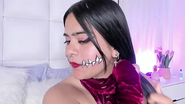 Snapshot of atena_hill chatting on 01-22-25, 02:48 atena hill online show from 01-22-25, 02:48