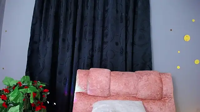 Snapshot of saskya_deluxxe_oficial_ chatting on 12-31-24, 08:23 saskya deluxxe oficial online show from 12-31-24, 08:23