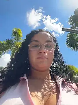 Snapshot of Electra_doll_ chatting on 11-25-25, 05:24 Electra doll online show from 11-25-25, 05:24