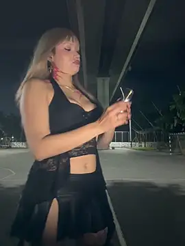 Snapshot of Electra_doll_ chatting on 02-11-26, 01:10 Electra doll online show from 02-11-26, 01:10