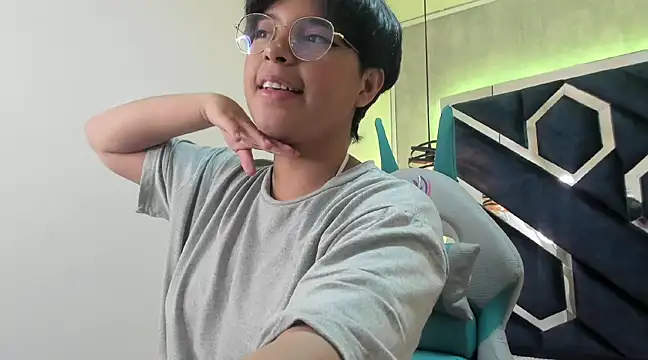 Snapshot of Emmapark_ chatting on 02-04-25, 06:38 Emmapark online show from 02-04-25, 06:38