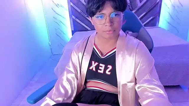 Snapshot of Emmapark_ chatting on 02-06-25, 10:10 Emmapark online show from 02-06-25, 10:10