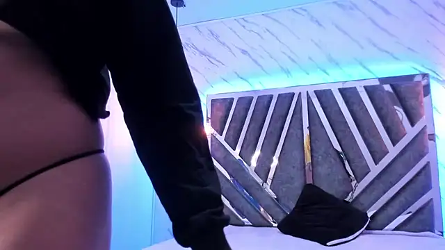 Snapshot of Emmapark_ chatting on 02-10-25, 10:09 Emmapark online show from 02-10-25, 10:09