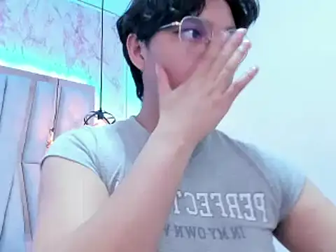 Snapshot of Emmapark_ chatting on 02-21-25, 09:54 Emmapark online show from 02-21-25, 09:54