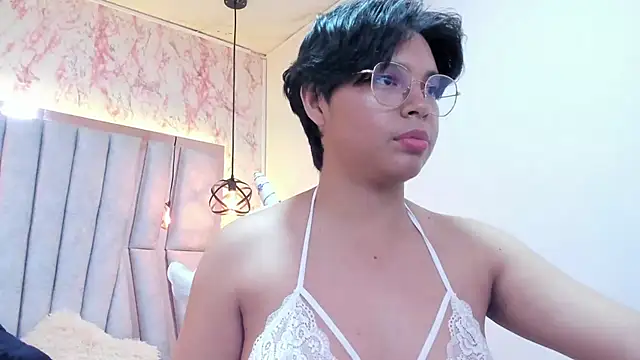 Snapshot of Emmapark_ chatting on 03-04-25, 10:05 Emmapark online show from 03-04-25, 10:05