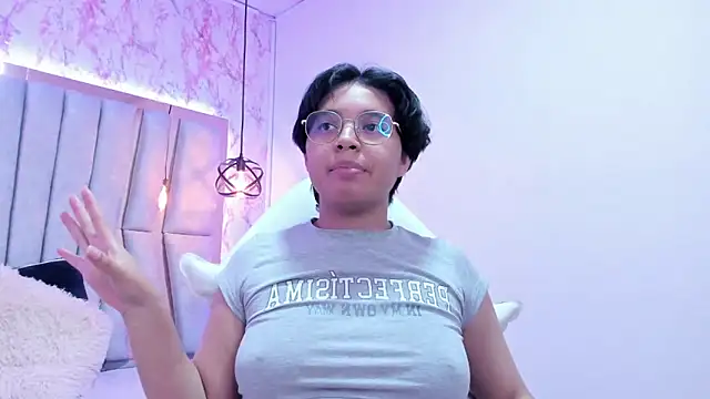 Snapshot of Emmapark_ chatting on 03-08-25, 12:55 Emmapark online show from 03-08-25, 12:55