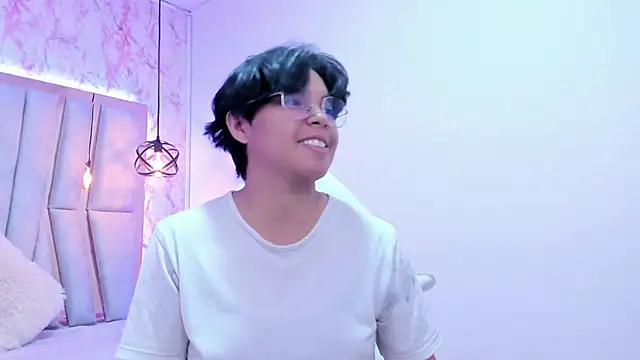 Snapshot of Emmapark_ chatting on 03-08-25, 06:05 Emmapark online show from 03-08-25, 06:05