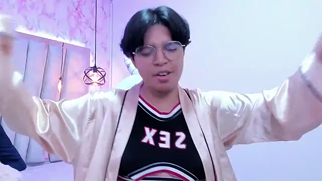 Snapshot of Emmapark_ chatting on 03-09-25, 12:10 Emmapark online show from 03-09-25, 12:10