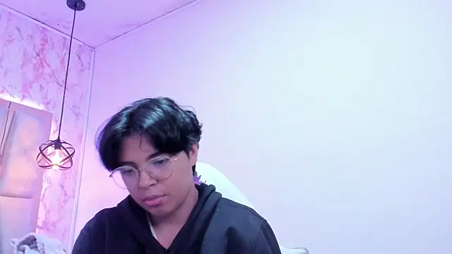 Snapshot of Emmapark_ chatting on 03-09-25, 02:21 Emmapark online show from 03-09-25, 02:21