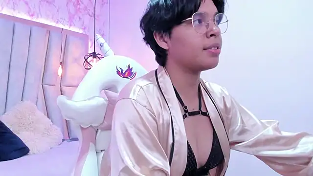 Snapshot of Emmapark_ chatting on 03-11-25, 10:53 Emmapark online show from 03-11-25, 10:53