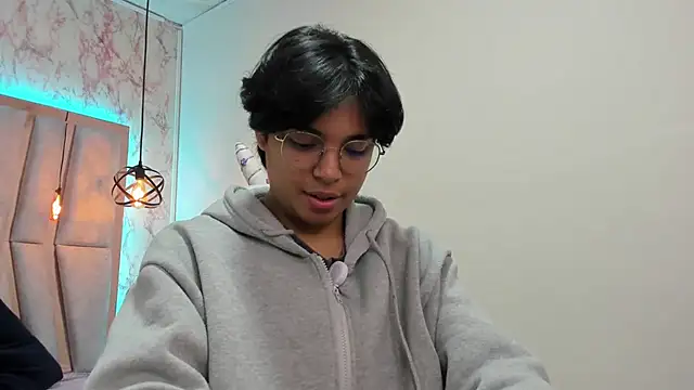 Snapshot of Emmapark_ chatting on 03-21-25, 11:22 Emmapark online show from 03-21-25, 11:22