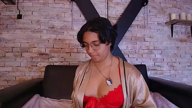 Snapshot of Emmapark_ chatting on 12-14-25, 02:33 Emmapark online show from 12-14-25, 02:33