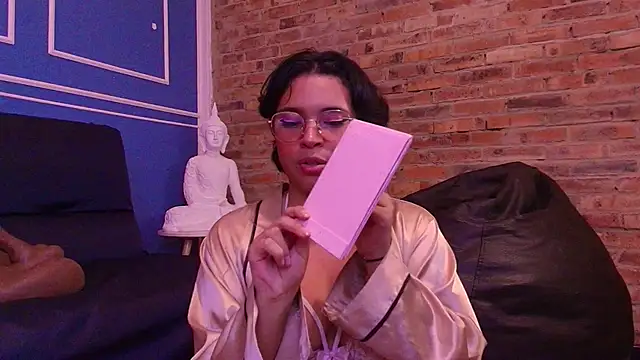 Snapshot of Emmapark_ chatting on 12-17-25, 07:09 Emmapark online show from 12-17-25, 07:09