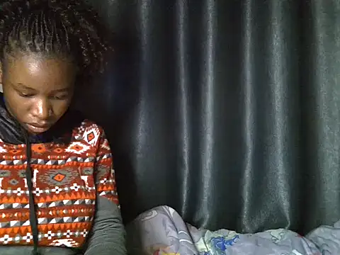 Snapshot of Novah_ chatting on 07-16-26, 12:49 Novah online show from 07-16-26, 12:49