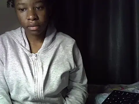 Snapshot of Novah_ chatting on 07-19-26, 11:08 Novah online show from 07-19-26, 11:08