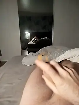 Snapshot of Au_plaisir_des_femmes chatting on 12-23-25, 07:17 Au plaisir des femmes online show from 12-23-25, 07:17