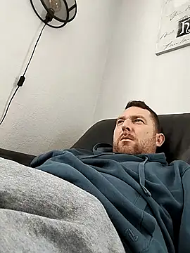 Snapshot of Au_plaisir_des_femmes chatting on 02-07-26, 01:59 Au plaisir des femmes online show from 02-07-26, 01:59