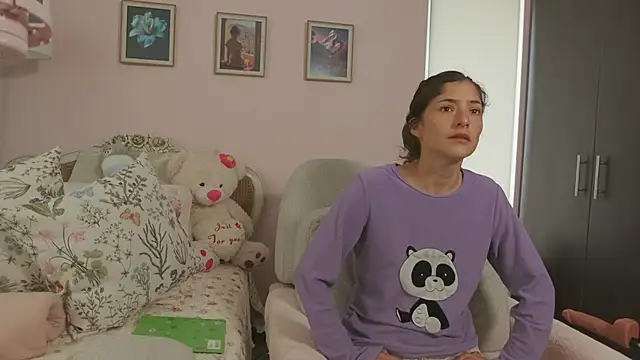 Snapshot of KittyAna chatting on 10-27-25, 05:50 KittyAna online show from 10-27-25, 05:50