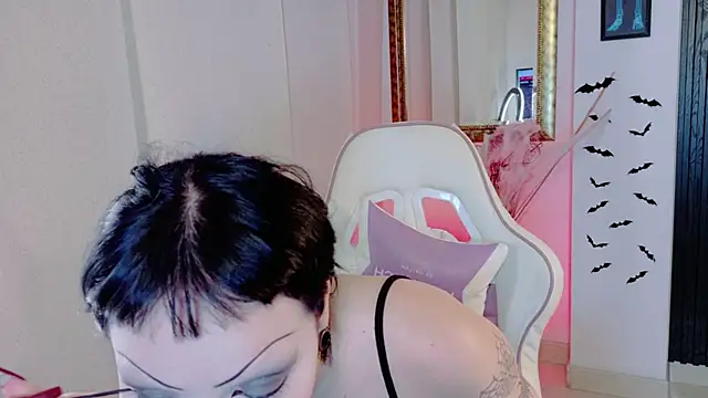 Madison Jackson online show from 04-25-26, 07:44