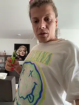 Georgiafox online show from 10-16-25, 01:12