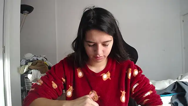 Snapshot of Contantin_helena chatting on 12-04-25, 10:57 Contantin helena online show from 12-04-25, 10:57